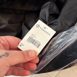 Versona Elegant Black Outerwear